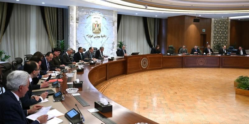 رئيس الوزراء يهنئ الرئيس السيسى والشعب المصرى بمناسبة ذكرى العاشر من...