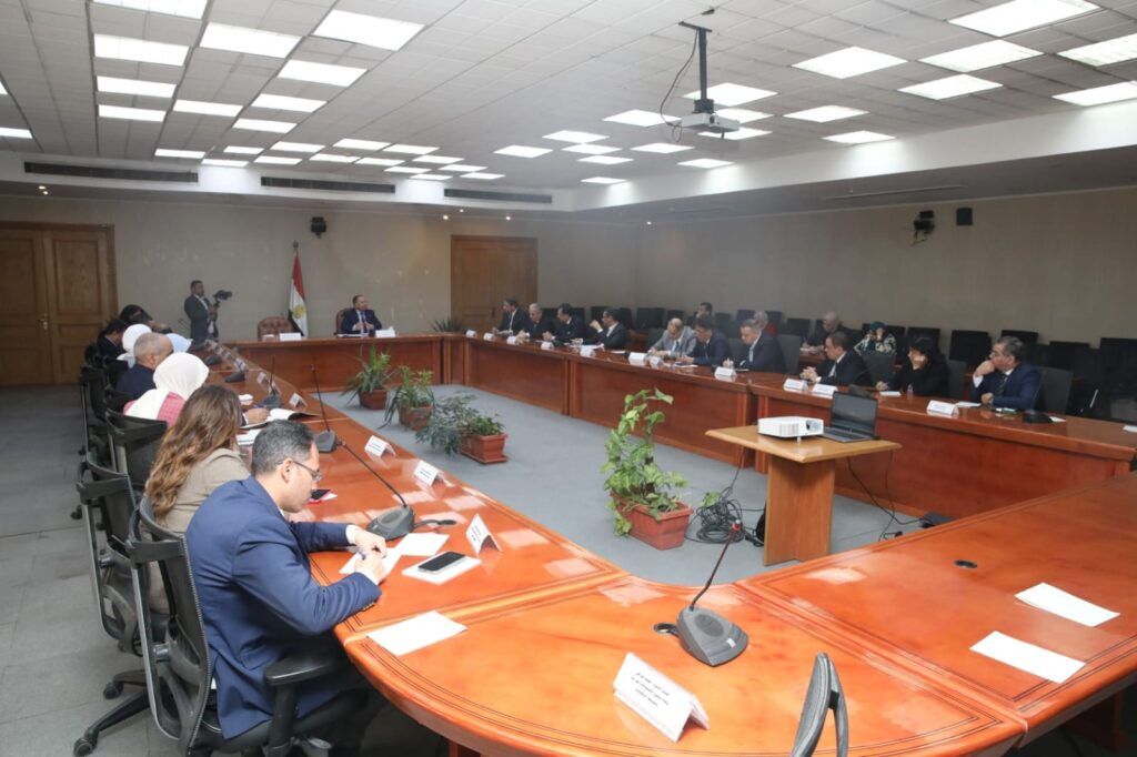 وزير المالية: 14.5 مليار دولار إجمالي قيمة السلع والبضائع…