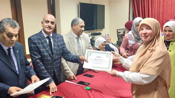 “التعليم” تعلن الفائزين في "المسابقة القومية للرائد المثالي (المعلم)"