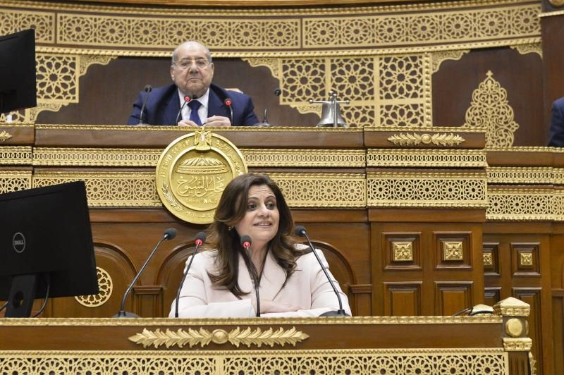 وزيرة الهجرة تستعرض جهود وإجراءات الوزارة في ملف الاستفادة والتواصل مع الطلاب...