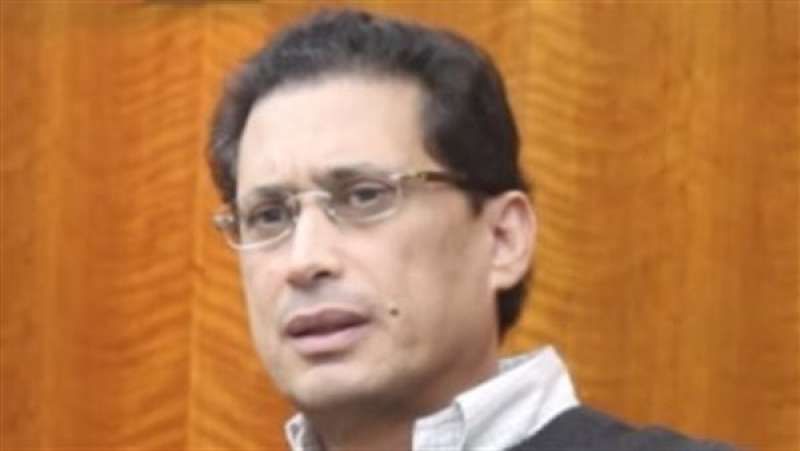 أحمد عيد يكشف حقيقة إجراء عملية زراعة شعر