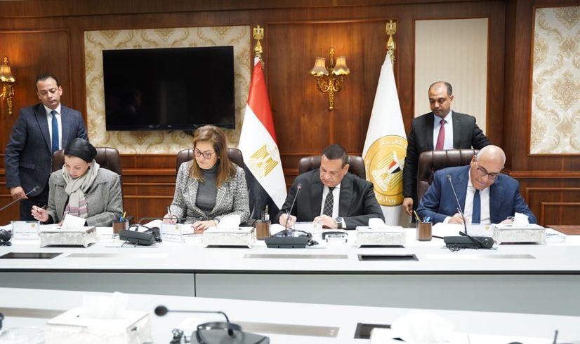 توقيع عقود تنفيذ مشروعات المرحلة الخامسة من منظومة المخلفات…