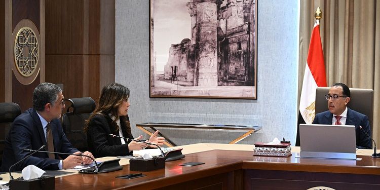 رئيس الوزراء يعقد لقاء تحضيريا للاجتماع الثاني للمجلس الأعلى…