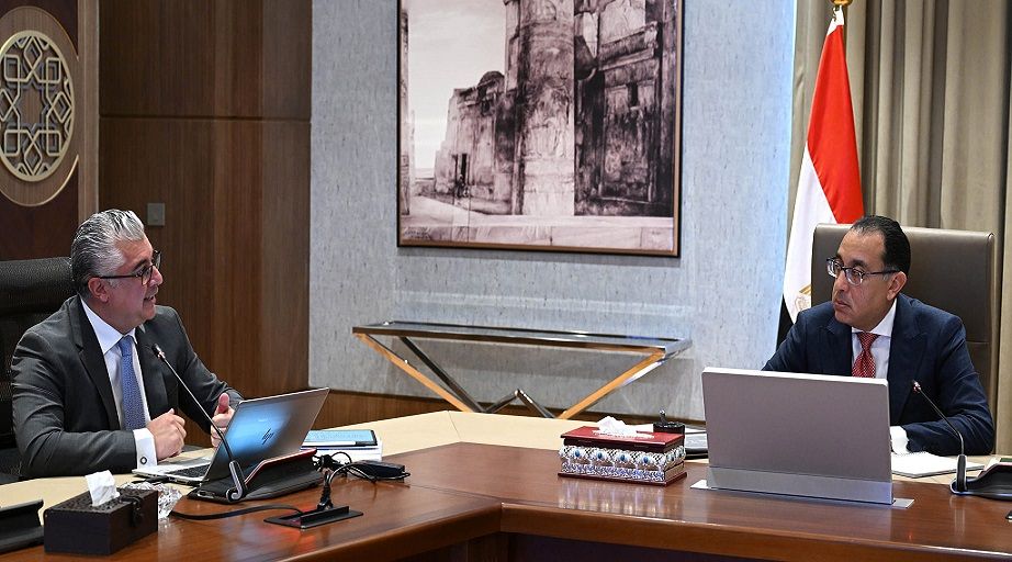 الحكومة: التعاقد على 127 مشروعا في المناطق الصناعية والموانئ…