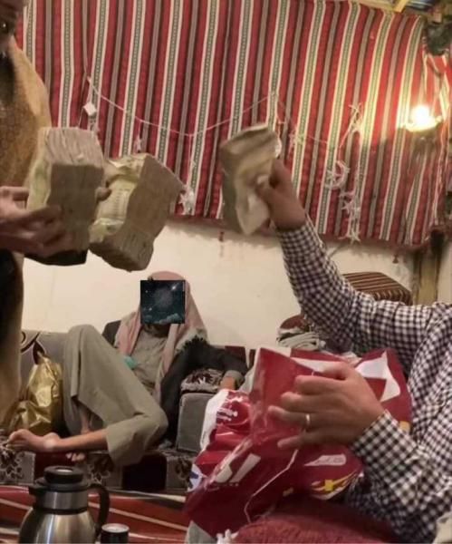 لن تصدق ماقام به مغترب يمني واشعل مواقع التواصل ..اتفرج