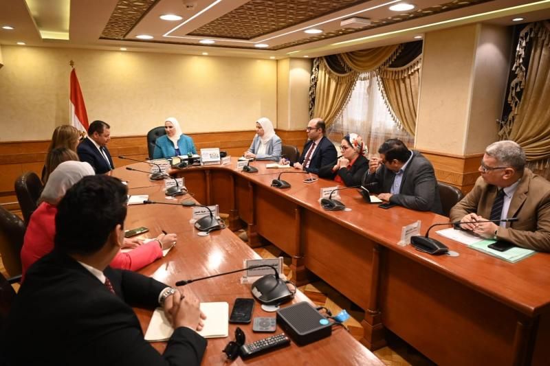 وزيرة التضامن تلتقي رئيس الهيئة العامة للاعتماد والرقابة الصحية