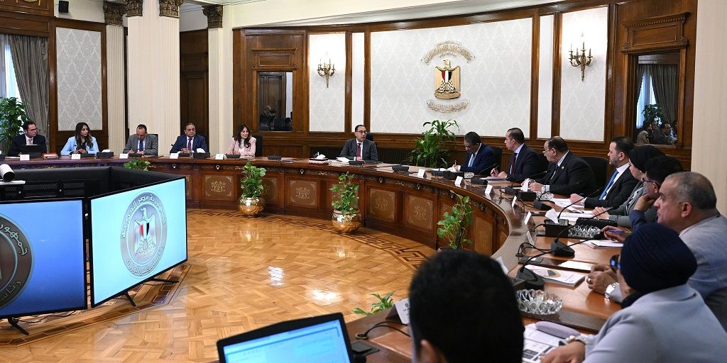 رئيس الوزراء: وضع أجندة تنفيذية لتوصيات مخرجات المرحلة…