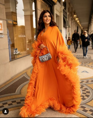 عود فرنساوي .. اتفرج مي عمر تثير الجدل بالفستان الجديد