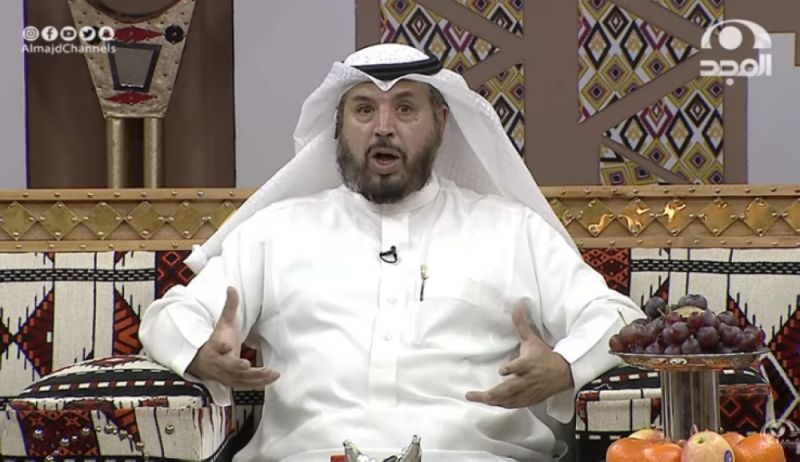 اتفرج إمام مسجد سعودي تفاجأ بالمصلين ينظرون إليه ويضحكون بعدما اعتلى المنبر.. والسبب صادم