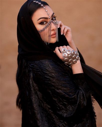 ميرهان حسين عن الفساتين المكشوفة: 'أنا مش بعمل حاجة علشان أرضي الناس'