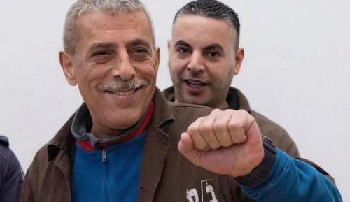 الاحتلال يحتجز جثمان الأسير وليد الدقة ويمنع فتح عزاء له