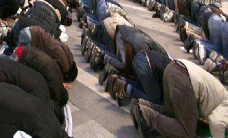 لماذا يأمرنا الله بالانتشار في الأرض بعد صلاة الجمعة ..معلومة يجهلها الكثير