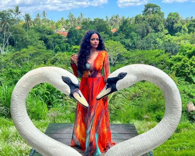 شاهد.. أسماء أبو اليزيد تخطف الأنظار بصورة جديدة عبر إنستجرام