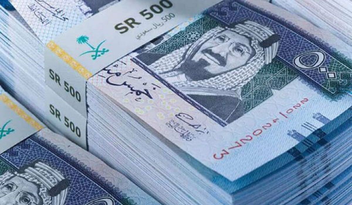 ابرز شاعر عربي .. كرموه بنصف مليون ريال سعودي وما فعله بهذه الثروة أمر لا يصدقه عقل البشر؟