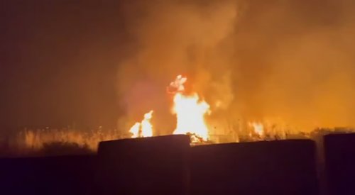 هجوم صاروخي كبير يستهدف العراق .. فيديو لحظة القصف