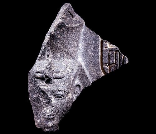 السياحة: وصول رأس تمثال الملك رمسيس الثاني بعد استعادتها من…