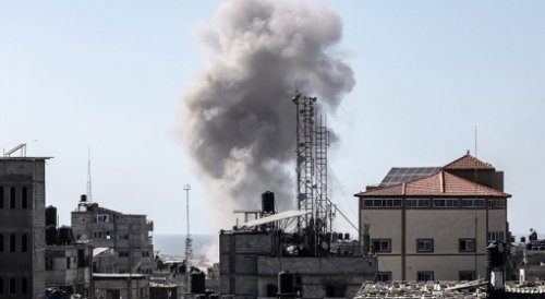 جيش الاحتلال يستهدف مستشفى العودة ومدرسة وسط غزة