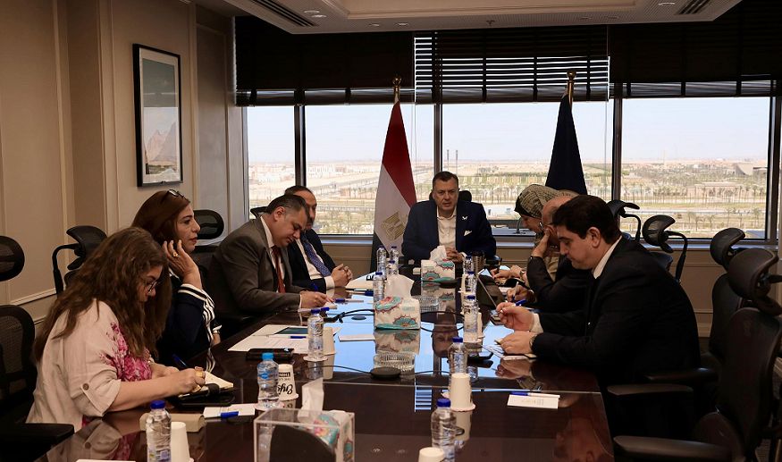 وزير السياحة يستعرض مستجدات الخطة التنفيذية لتحسين التجربة…