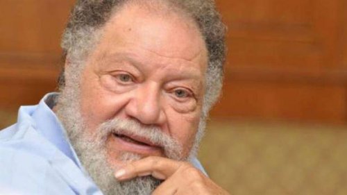 يحيى الفخراني يكشف تفاصيل مكالمته الأخيرة مع صلاح السعدني