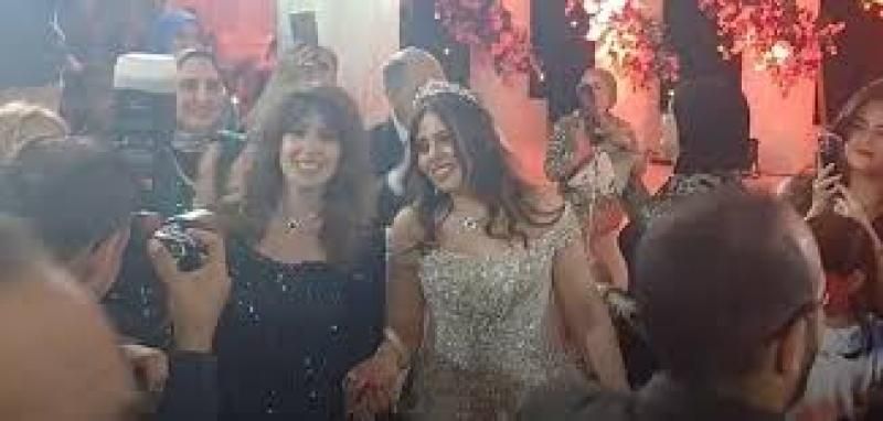 المطربة حنان تحتفل بزفاف ابنتها أميرة