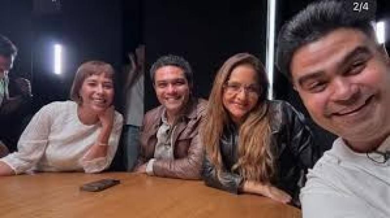 نيللي كريم تظهر مع أبطال مسلسل بـ100 وش.. وتعلق: العصابة رجعت