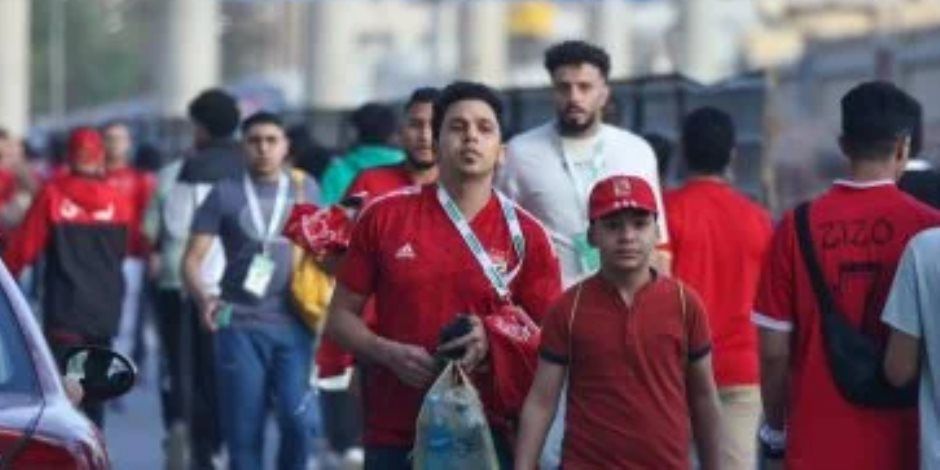 توافد جماهير الأهلي لحضور مباراة مازيمبي: والسيارات تطلق الهتافات «جمهوره دا حِماه»