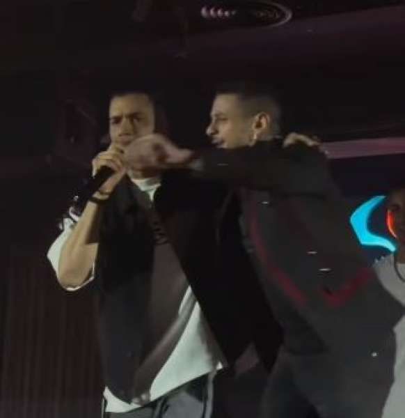 شاهد.. أحمد الفيشاوي يرقص ويغني مع حسن شاكوش