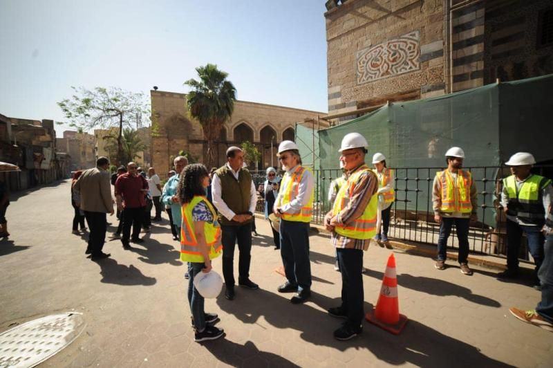 جولة تفقدية للمواقع الأثرية بمشروع الإدارة الثقافية المتكاملة بمنطقة الدرب الأحمر بالقاهرة...