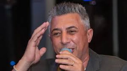 عمر العبداللات يغني لأطفال غزة