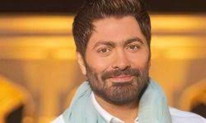 تامر حسني يشارك فيديو مشهد من فيلم ”عمر وسلمى” ويعلق: رسالة لكل...