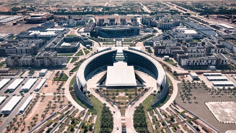 «جامعة الإمارات» الأفضل في الدولة بخمسة مجالات