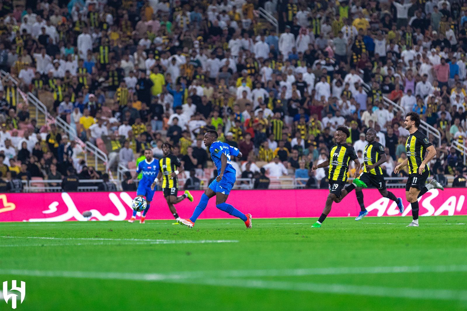 ملخص أخبار الرياضة اليوم.. تعادل مثير بين ريال مدريد وبايرن ميونخ وهجوم على صلاح ومفاجآت بقائمة الأهلي