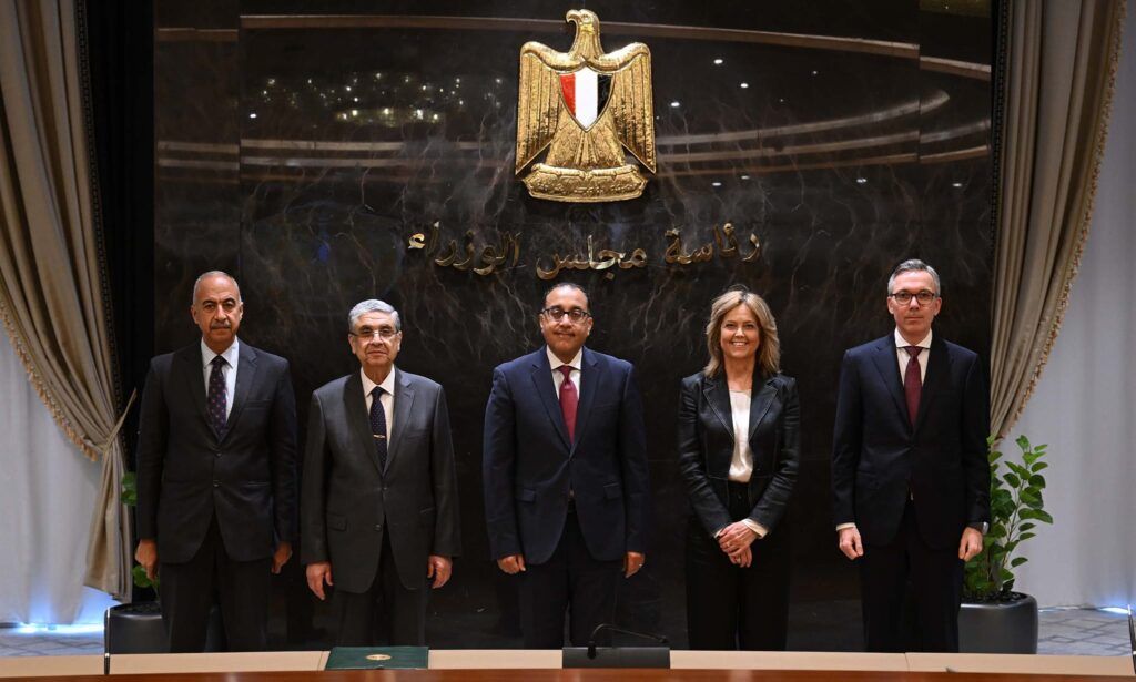 سكاتك وأوراسكوم يتسلمان أرض مشروعين لإنتاج الكهرباء…