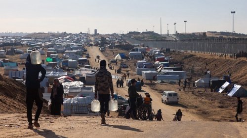 150 ألفا يخرجون من رفح والاحتلال يصدر أوامر تهجير جديدة