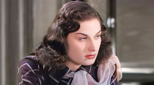 جميلة الجميلات تاهت فى الصحراء.. عندما فطرت ليلى فوزى بتاو على عربية "كارو".. موقف غير متوقع في حياة الفنانة الشهيرة!!