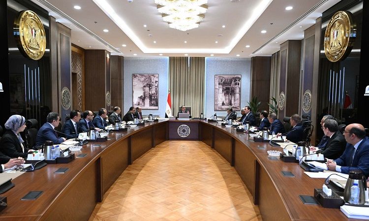 رئيس الوزراء يبحث مع مستثمرين صياغة رؤية وطنية لدفع حركة…