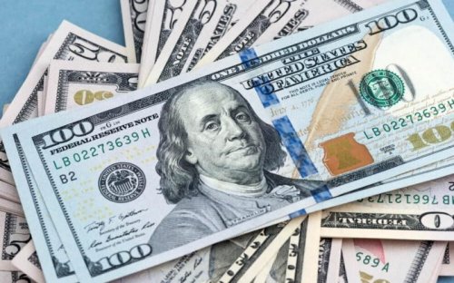 خلافا لكل التوقعات...الليرة السورية تصعد بشكل صاروخي أمام الدولار اليوم... وما سجلته في السوقين الرسمية والموازية أفرح الجميع!