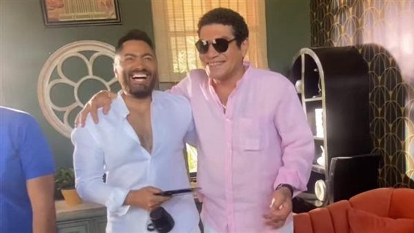 تامر حسني يدبر مقلب في باسم سمرة: "بنفك أول يوم تصوير بس يا أبو سمرة"