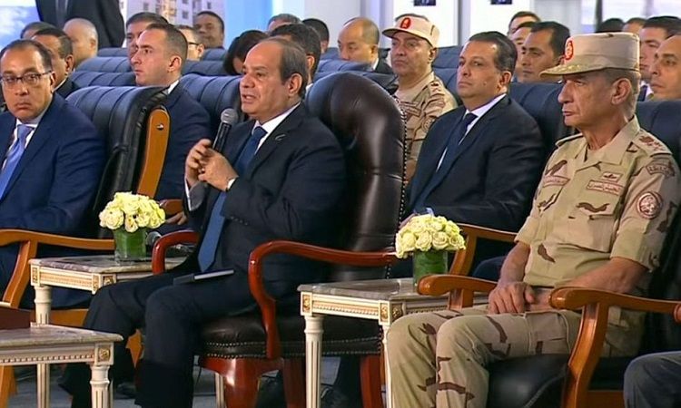 السيسي: 300 مليار جنيه تكلفة محطات رفع المياه إلى الأراضي…