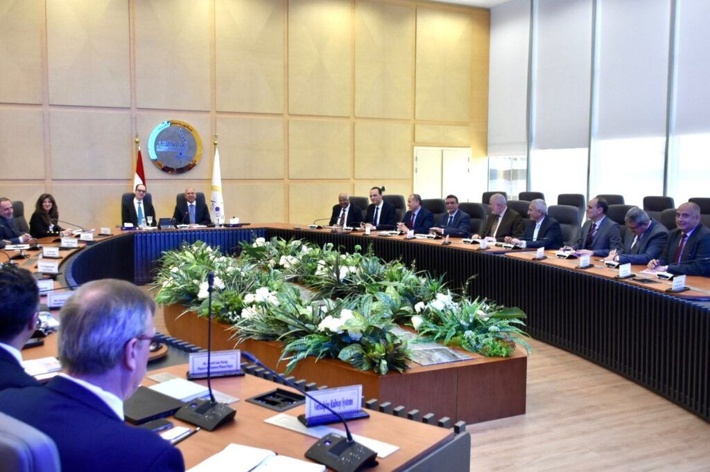 وزير النقل: لا استيراد لأي مهمات خاصة بالسكك الحديدية…