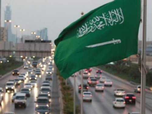 تغيير جذري: السعودية تطيح بنظام الكفيل لخمسة مهن وتفتح أفقًا جديدًا للعمل في كل مدنها، استعد للانطلاقة الحرة والفرص الكبيرة