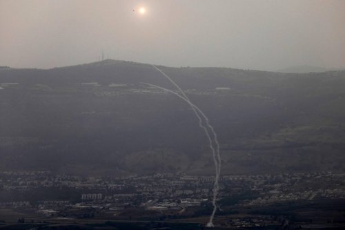 إطلاق 10 صواريخ من لبنان على شمال فلسطين المحتلة