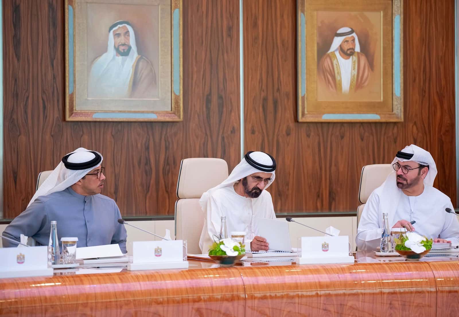 سمو الشيخ محمد بن راشد يترأس اجتماع مجلس الوزراء: إقرار الإقامة الزرقاء وقرارات تؤكد التزام الإمارات بالتنمية المستدامة وتعزيز التعليم العالي والذكاء الاصطناعي