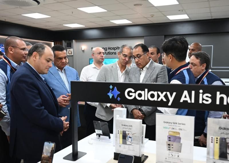 رئيس الوزراء يتفقد مجمع مصانع ”سامسونج” للإلكترونيات بمنطقة كوم أبو راضي الصناعية...