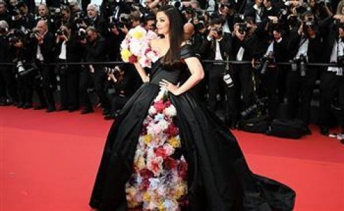 أشواريا راي تتعرض للسخرية بسبب إطلالتها