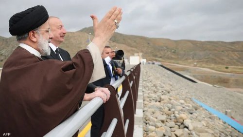 العثور على حطام طائرة الرئيس الإيراني