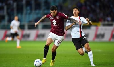 تورينو يُسقط ميلان بثلاثية