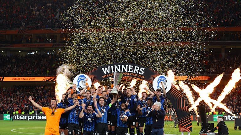 ملخص أخبار الرياضة اليوم.. كروس يعتزل وصلاح "محاط بالحمقى" والسولية يتلقى عرضًا خليجيًا