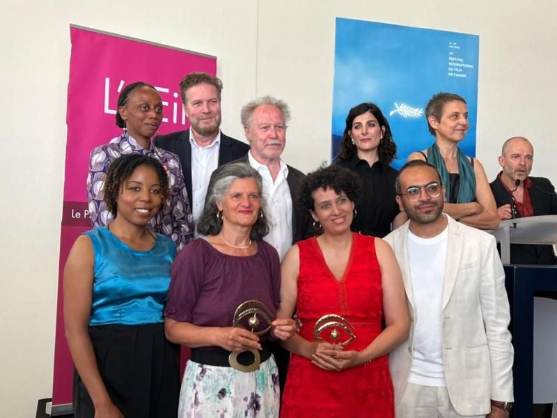 وزيرة الثقافة تهنيء فريق عمل فيلم ”رفعت عيني للسماء” بفوزه بجائزة العين...