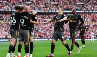 ساوثهامبتون يعود إلى البريميرليغ